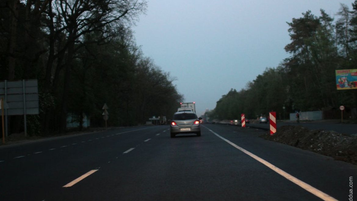 Дорога з суцільною лінією розмітки