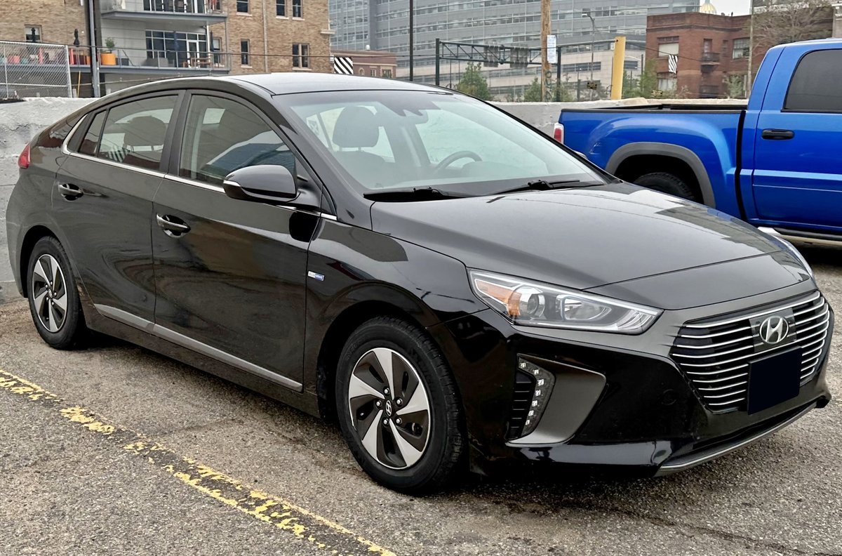Hyundai Ioniq Hybrid, живе фото