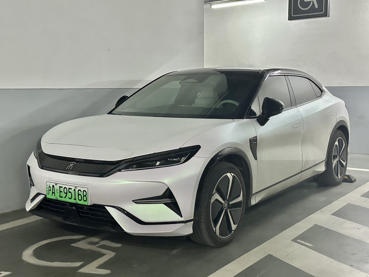BYD Song L DM-i, живе фото