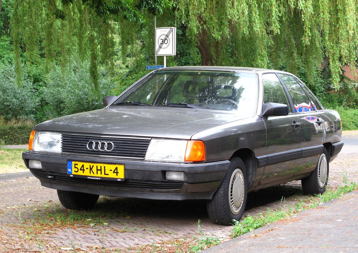 Audi 100 (C3) 1984, живе фото