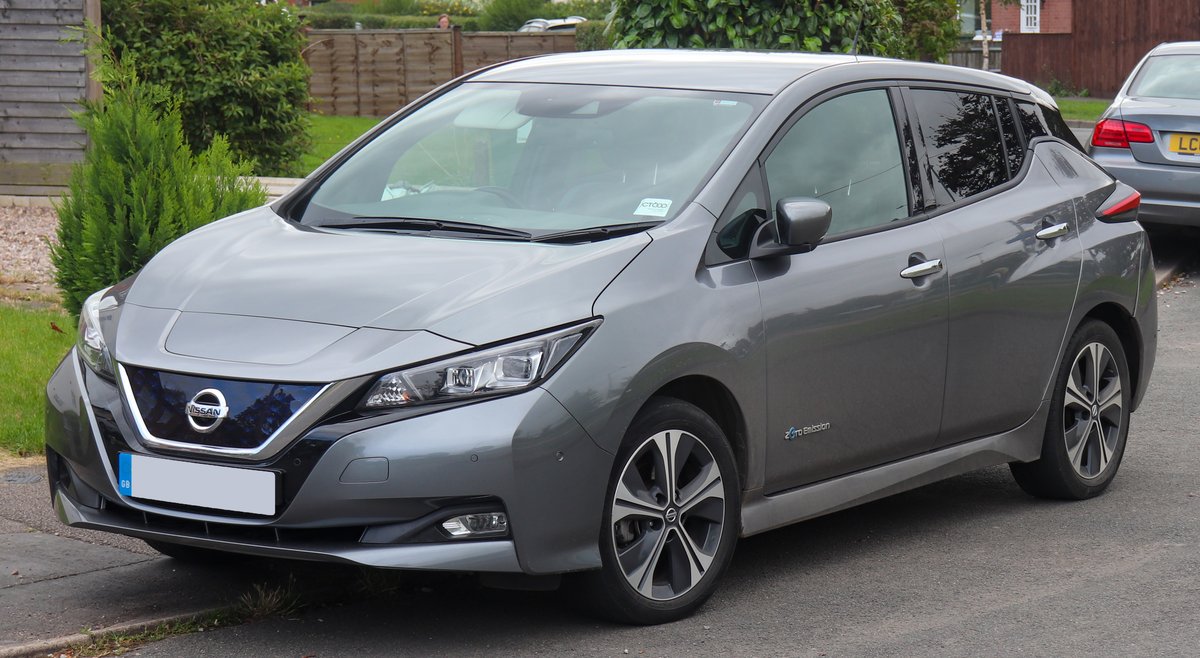 Nissan Leaf ZE1 2018, живе фото