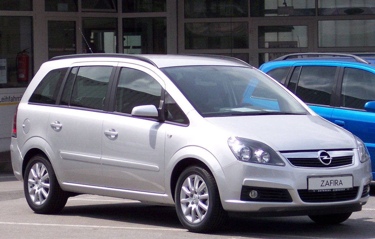 Opel Zafira B, живе фото