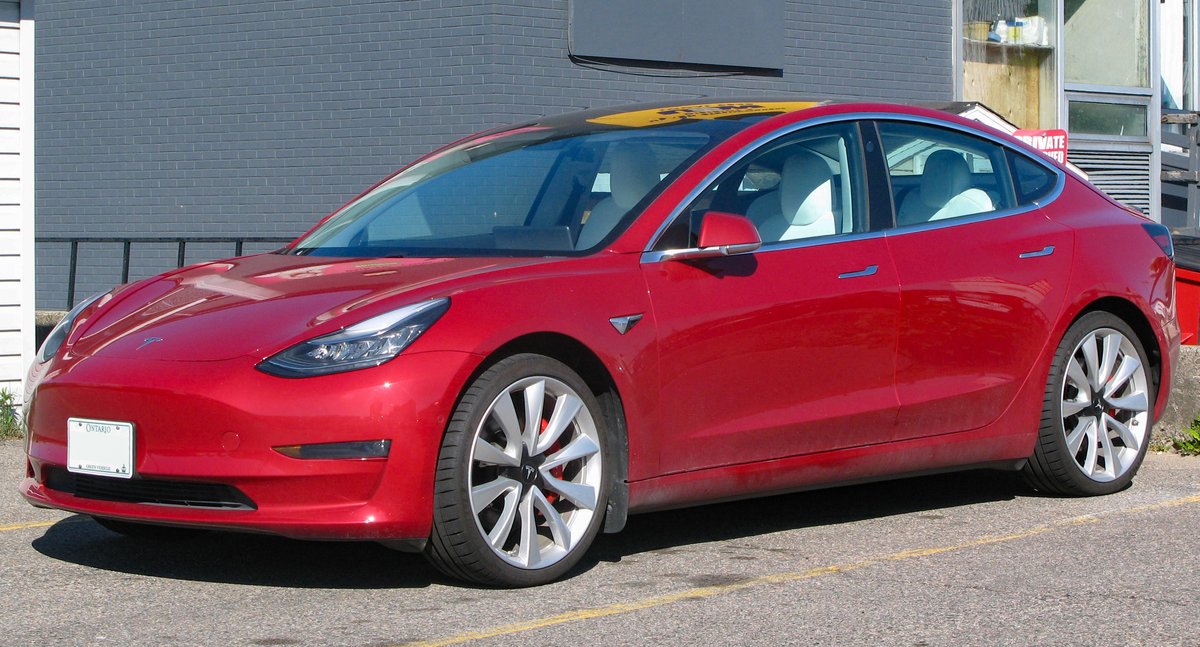 Tesla Model 3 2019, живе фото